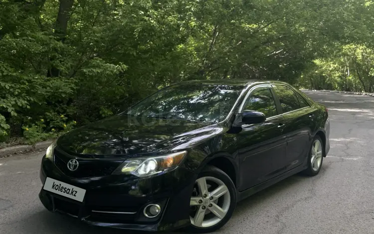 Toyota Camry 2014 года за 7 400 000 тг. в Семей