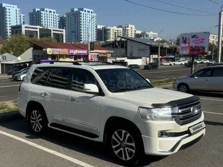 Toyota Land Cruiser 2019 года за 41 000 000 тг. в Алматы – фото 4