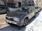 Toyota Highlander 2022 года за 26 000 000 тг. в Астана