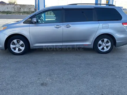 Toyota Sienna 2010 года за 8 500 000 тг. в Кульсары – фото 3