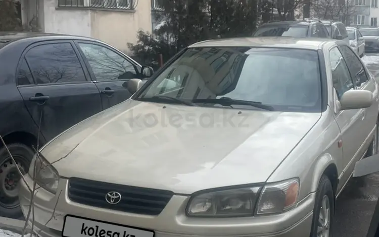 Toyota Camry 2001 годаүшін3 100 000 тг. в Алматы