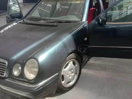 Mercedes-Benz E 280 1997 года за 2 800 000 тг. в Тараз – фото 5