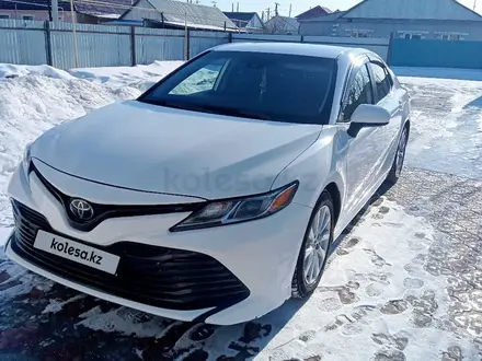 Toyota Camry 2019 года за 10 000 000 тг. в Уральск – фото 3