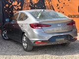 Hyundai Elantra 2019 года за 9 900 000 тг. в Кокшетау – фото 2