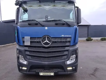 Mercedes-Benz  Actros 2013 года за 17 650 000 тг. в Петропавловск