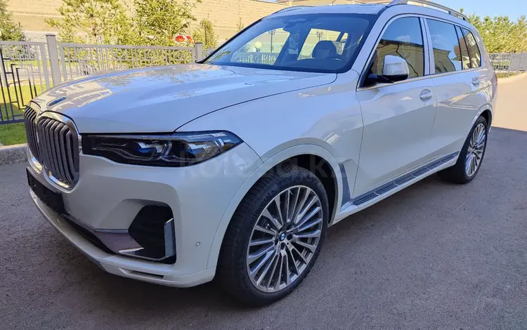 BMW X7 2022 года за 82 000 000 тг. в Астана