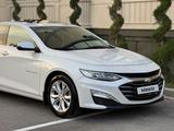 Chevrolet Malibu 2022 годаүшін12 500 000 тг. в Алматы – фото 3