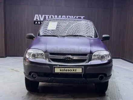 Chevrolet Niva 2012 года за 2 350 000 тг. в Актобе – фото 2