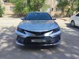 Toyota Camry 2021 года за 12 500 000 тг. в Жанаозен – фото 2