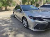 Toyota Camry 2021 года за 11 000 000 тг. в Жанаозен – фото 5