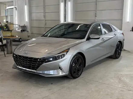 Hyundai Elantra 2021 года за 8 200 000 тг. в Актобе