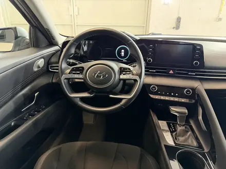 Hyundai Elantra 2021 года за 8 200 000 тг. в Актобе – фото 4