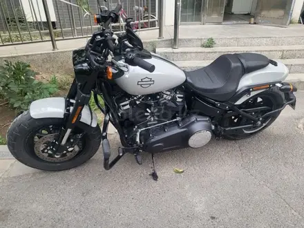 Harley-Davidson  Fat Bob 2018 года за 7 900 000 тг. в Алматы – фото 4