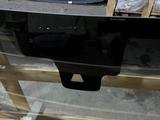 Стекло лобовое Toyota Land Cruiser 300 за 145 000 тг. в Алматы