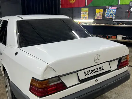 Mercedes-Benz E 230 1989 года за 920 000 тг. в Караганда – фото 5