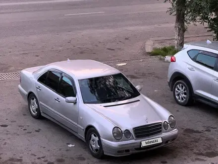 Mercedes-Benz E 230 1996 года за 2 450 000 тг. в Тараз – фото 3