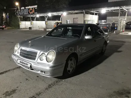 Mercedes-Benz E 230 1996 года за 2 450 000 тг. в Тараз – фото 5