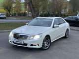 Mercedes-Benz E 300 2009 годаүшін9 900 000 тг. в Астана – фото 2