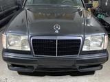 Mercedes-Benz E 200 1995 годаfor2 500 000 тг. в Караганда – фото 2