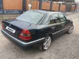 Mercedes-Benz C 280 1995 года за 2 750 000 тг. в Алматы – фото 2