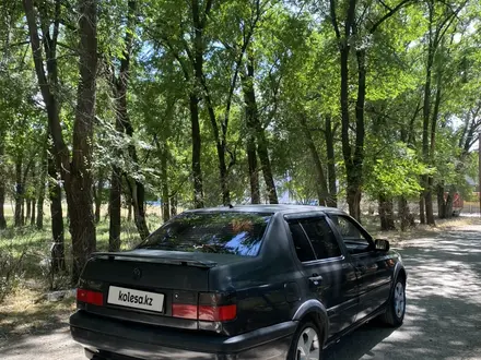 Volkswagen Vento 1993 года за 1 000 000 тг. в Тараз