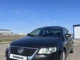 Volkswagen Passat 2005 года за 3 600 000 тг. в Астана – фото 3