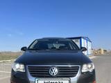 Volkswagen Passat 2005 года за 3 600 000 тг. в Астана – фото 4