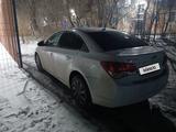 Chevrolet Cruze 2013 года за 3 500 000 тг. в Семей – фото 2