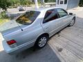 Toyota Camry 2000 года за 3 100 000 тг. в Шымкент – фото 2
