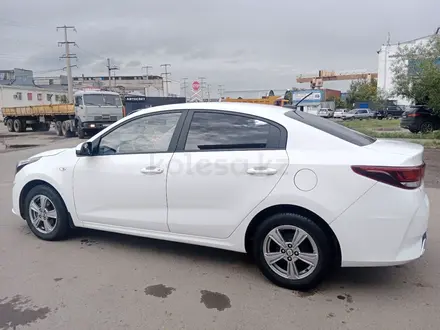 Kia Rio 2021 года за 7 800 000 тг. в Астана – фото 2