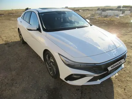 Hyundai Elantra 2023 года за 7 603 200 тг. в Актобе – фото 5