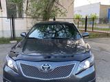 Toyota Camry 2011 года за 5 300 000 тг. в Атырау – фото 2