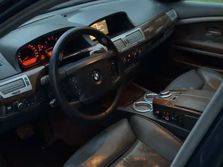 BMW 750 2005 года за 4 500 000 тг. в Алматы – фото 10