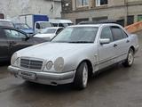 Mercedes-Benz E 200 1996 годаүшін2 200 000 тг. в Костанай – фото 2