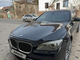 BMW 750 2010 года за 7 500 000 тг. в Алматы – фото 2