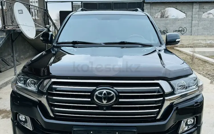 Toyota Land Cruiser 2017 годаfor38 000 000 тг. в Шымкент