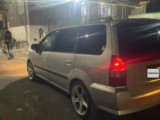 Mitsubishi Chariot, 1998