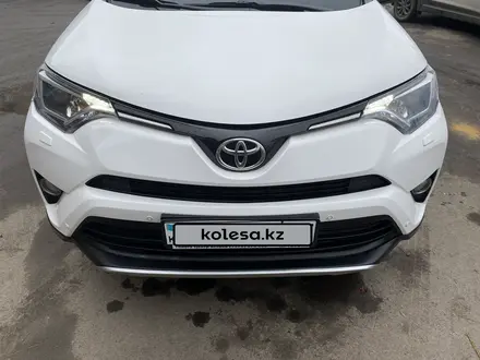 Toyota RAV4 2016 года за 11 350 000 тг. в Астана – фото 15