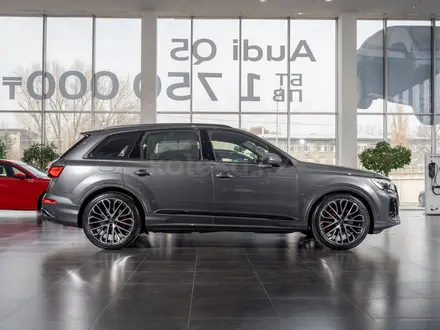 Audi Q7 55 TFSI 2024 года за 61 450 000 тг. в Алматы – фото 4