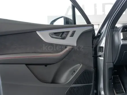 Audi Q7 55 TFSI 2024 года за 61 450 000 тг. в Алматы – фото 46