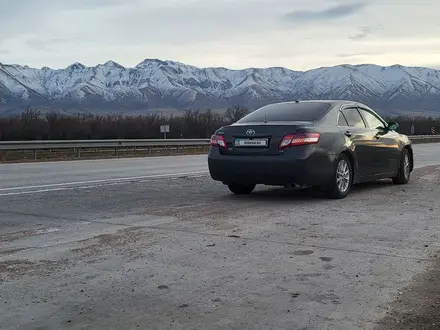 Toyota Camry 2010 года за 6 000 000 тг. в Тараз – фото 2