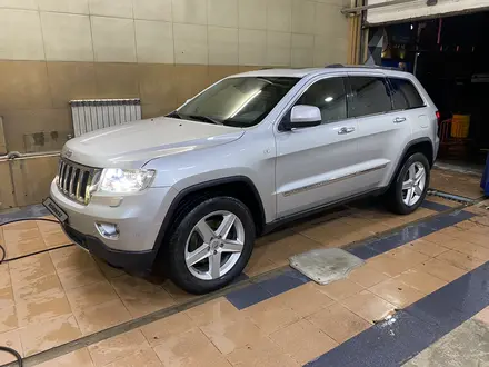 Jeep Grand Cherokee 2011 года за 11 500 000 тг. в Алматы