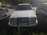 Mercedes-Benz E 200 1989 года за 700 000 тг. в Атырау
