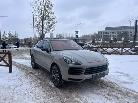 Porsche Cayenne 2022 года за 57 200 000 тг. в Астана – фото 2