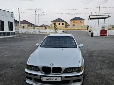 BMW 525 1999 года за 6 500 000 тг. в Шымкент – фото 2