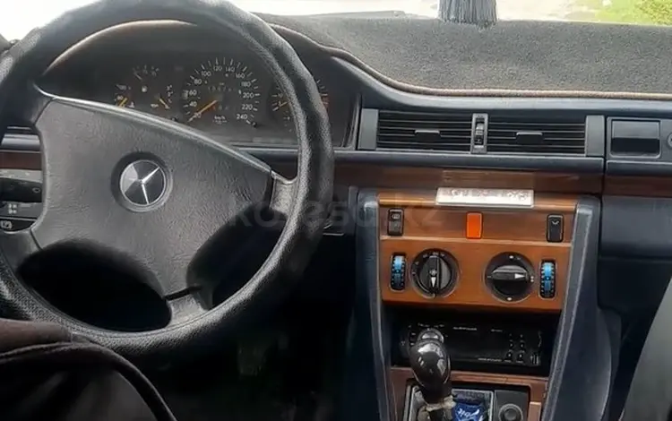 Mercedes-Benz E 300 1991 годаүшін960 000 тг. в Алматы
