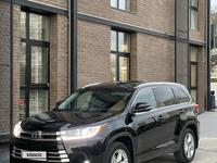 Toyota Highlander 2017 года за 18 800 000 тг. в Актау