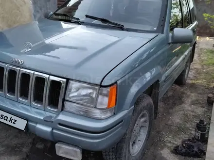 Jeep Grand Cherokee 1995 года за 2 000 000 тг. в Уральск