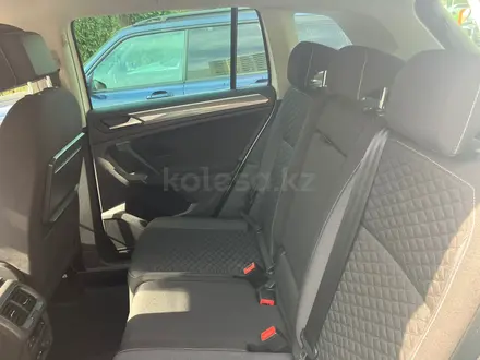 Volkswagen Tiguan 2018 года за 10 500 000 тг. в Алматы – фото 9