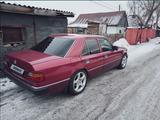 Mercedes-Benz E 200 1993 года за 1 800 000 тг. в Усть-Каменогорск – фото 2